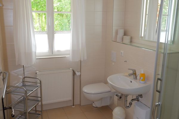 Achtern Diek Haus 8 Wohnung 4 Zingst - Badezimmer
