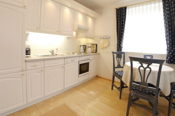 Achtern Diek Haus 10 Wohnung 1 Zingst - Küche / Küchenzeile