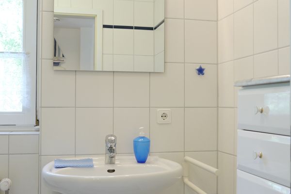 Achtern Diek Haus 10 Wohnung 4  - Badezimmer