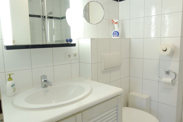 Achtern Diek Haus 13d Wohnung 6 Zingst - Badezimmer