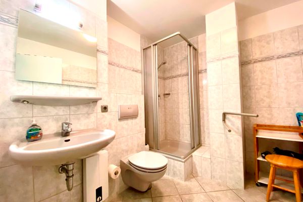 Achtern Diek Haus15a Wohnung 2 Zingst - Badezimmer