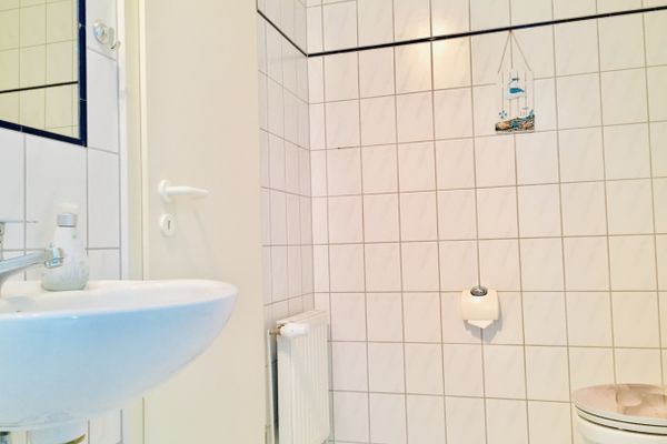  Kavelweg 12 Wohnung Arkona Zingst - Gäste-WC