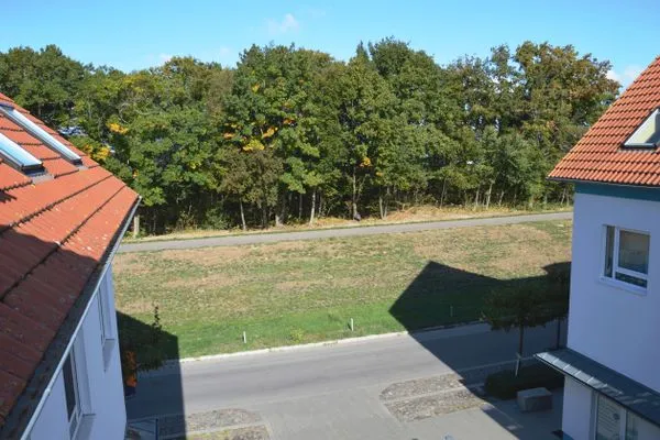 Blick vom Balkon auf die Deichpromenade Residenz am Strand Wohnung 1-17