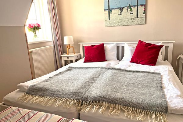 Haus Nordseebude Oli - OG links Nordseebude Ording - Schlafzimmer