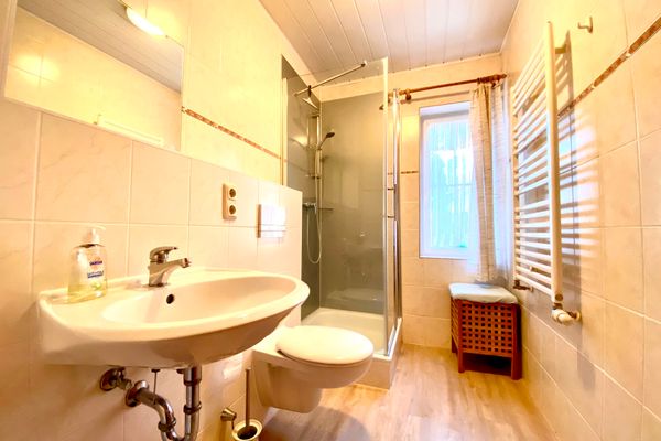  Hägerende 66 Haus Windrose Wohnung Westwind Zingst - Badezimmer