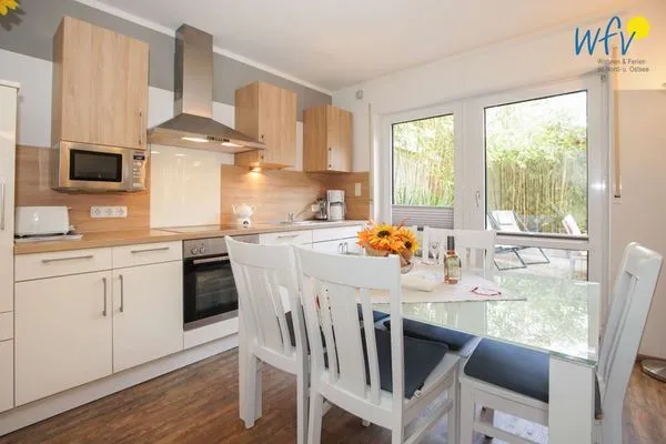 Küche / Küchenzeile Villa van Harten Ferienwohnung "Dollart-Prinzessin"
