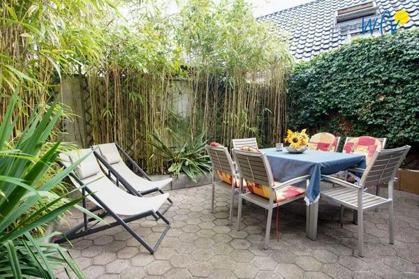 Terrasse Villa van Harten Ferienwohnung "Dollart-Prinzessin"