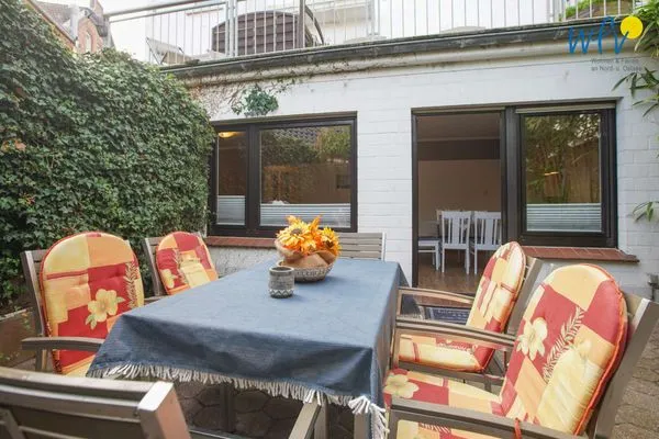 Terrasse Villa van Harten Ferienwohnung "Dollart-Prinzessin"