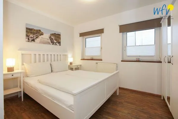 Schlafzimmer Villa van Harten Ferienwohnung "Dollart-Prinzessin"