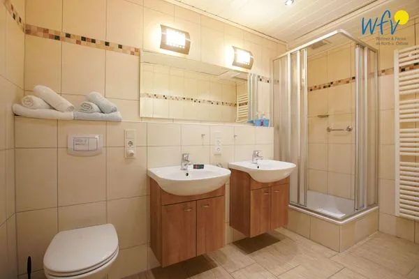 Badezimmer Villa van Harten Ferienwohnung "Dollart-Prinzessin"