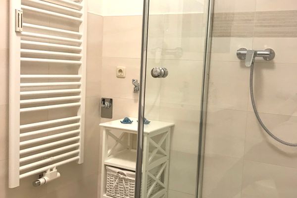  Fritz-Reuter-Straße 4 Wohnung de Strandläufer Zingst - Badezimmer