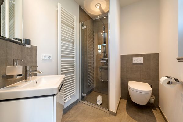Zur Heiderose Haus 10 Kleine Flucht  - Badezimmer