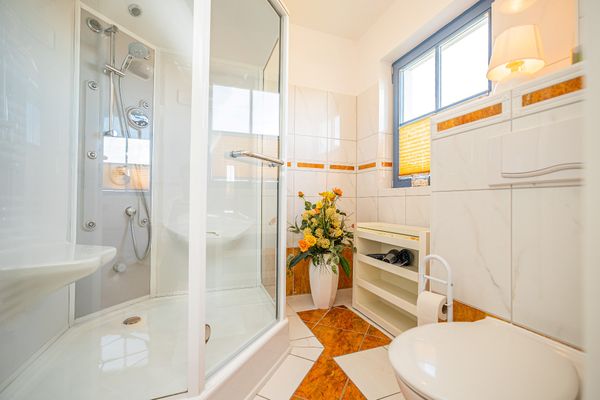  Wiesenstraße 23 Haus Hansi Zingst - Badezimmer