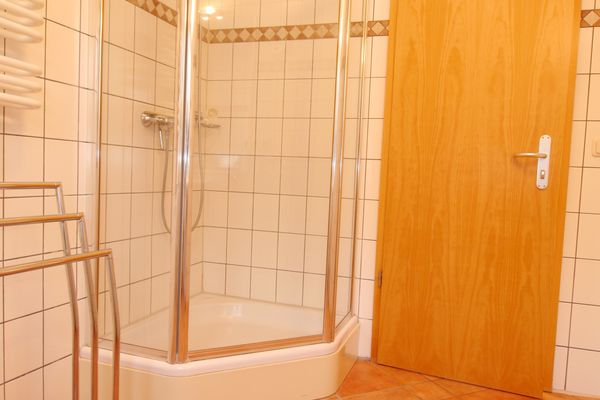  Kranichrast Haus 11 Zingst - Badezimmer