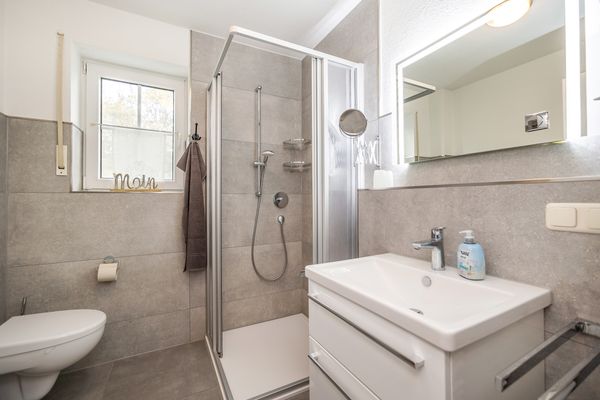  Lindenstrasse 34 Wohnung 1 Zingst - Badezimmer