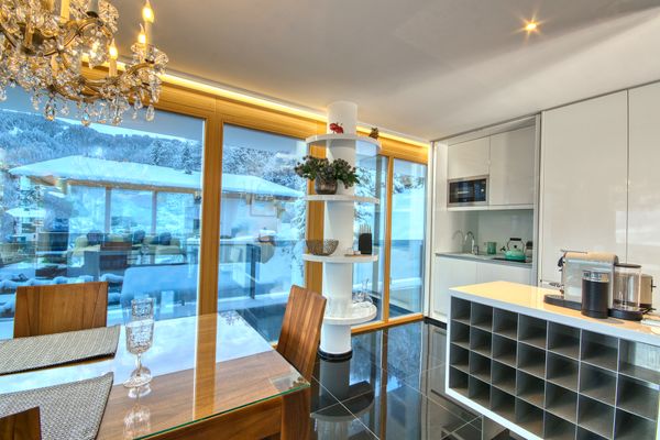 Lakeview Apartments Design-Suite Pasithéa Zell am See - Küche / Küchenzeile