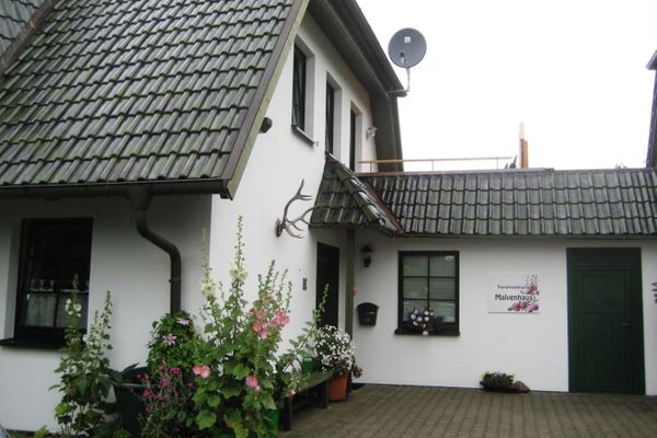 Ferienwohnung Malvenhaus Zingst - Fassade / Eingang