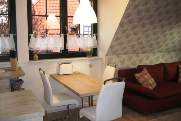  Ferienwohnung Malvenhaus Zingst - Wohnzimmer