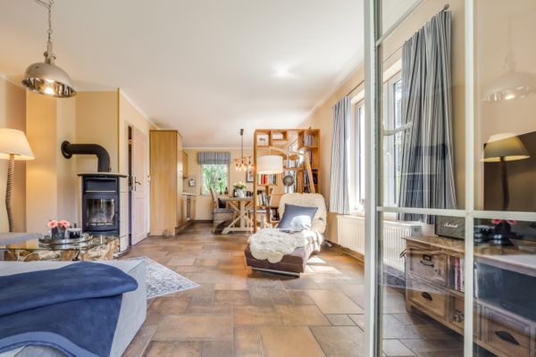  Strandwiese 12 Haus Strandgut Zingst - Wohnzimmer