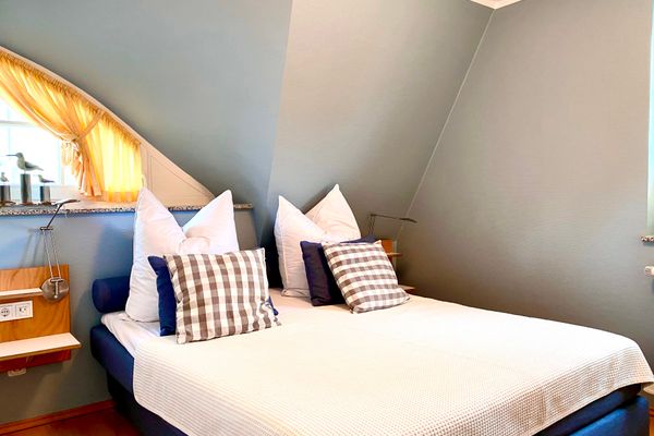  Mine-Heimat-Weg 18  Haus Dünenfee Zingst - Schlafzimmer