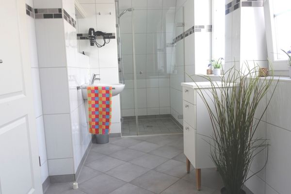  Mine-Heimat-Weg 18  Haus Dünenfee Zingst - Badezimmer