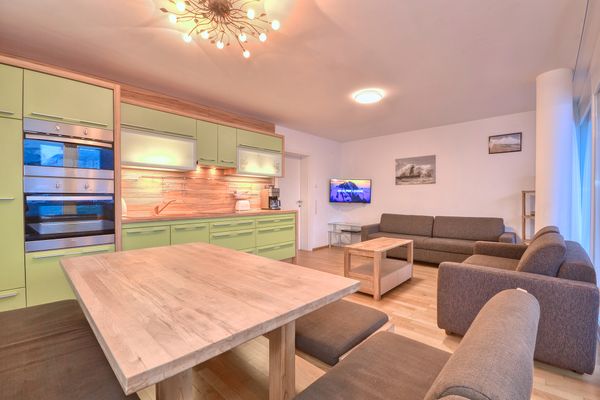 Lakeview Apartments Appartement Mountain Joy Zell am See - Living room