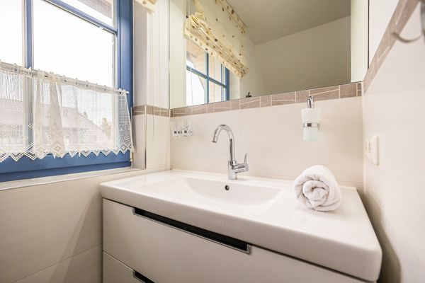 Anlage "Heimathafen" Haus Aurora Zingst - Badezimmer
