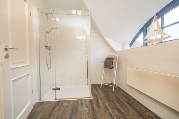 Anlage "Heimathafen" Haus Meerkönig Zingst - Badezimmer