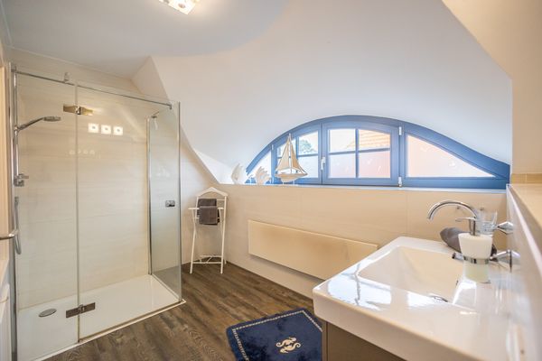 Anlage "Heimathafen" Haus Meerkönig Zingst - Badezimmer