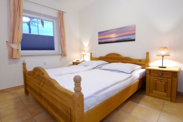  Neue Reihe 17 Wohnung 4 Zingst - Schlafzimmer