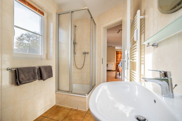  Neue Reihe 17 Wohnung Leuchtturm Zingst - Badezimmer