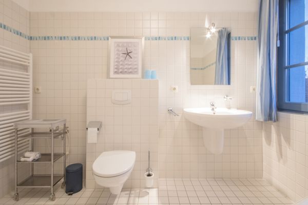  Neue Reihe 43 Villa Regulus Wohnung 4 Zingst - Badezimmer