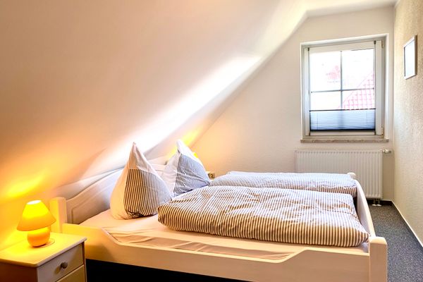  Hägerende 66a Haus Ankerplatz Wohnung Oberdeck Zingst - Schlafzimmer