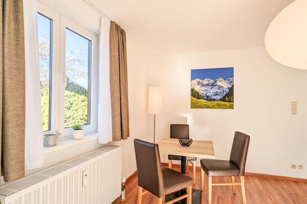 Ferienwohnung im Königswinkel Ferienwohnungen in Hohenschwangau - Wohnzimmer