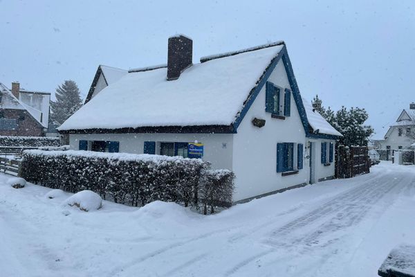  Rosenberg 38 Uriges Reetdachhaus Zingst - Hauptansicht