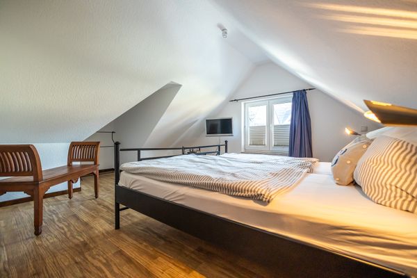  Rosenberg 38 Uriges Reetdachhaus Zingst - Schlafzimmer