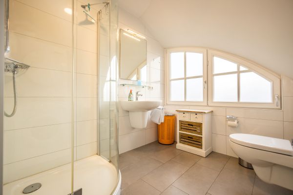  Rosenberg 24 Haus Deichrose Zingst - Badezimmer