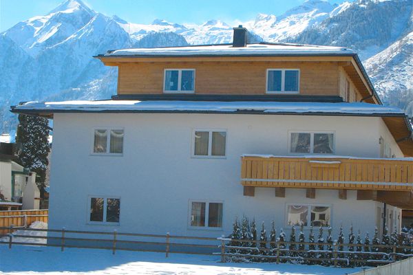 Residenz Kaprun Appartement Lenny Kaprun - Fassade / Eingang