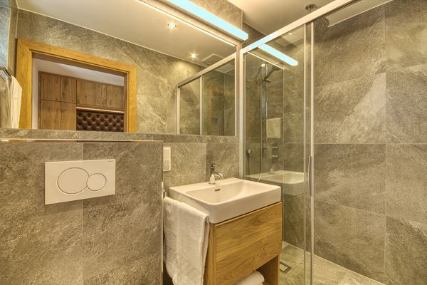  Juwel 10  - Badezimmer