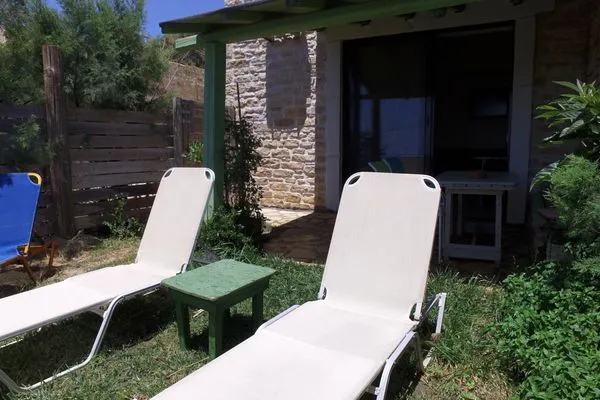 Garden  Despoina-Triopetra