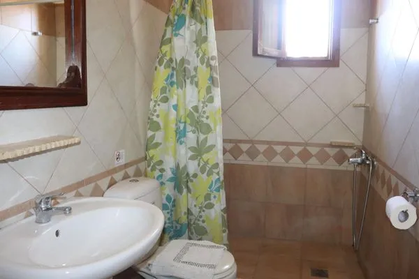 Bathroom  Vangelis-Triopetra