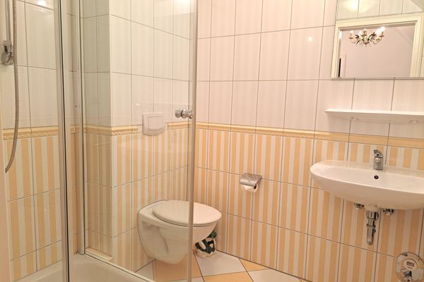Fischmarkt 1 Wohnung 3 Zingst - Badezimmer