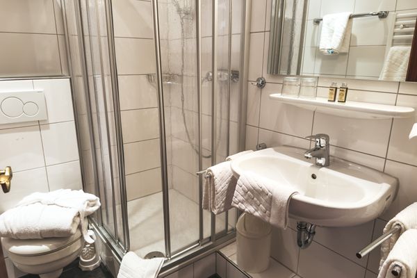  Gästehaus Röll - Wohnung 2  - Badezimmer