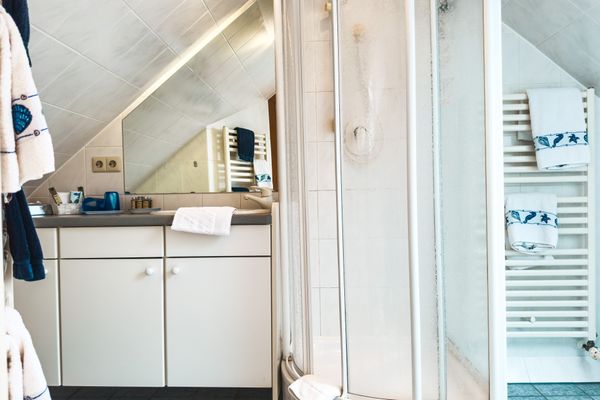  Gästehaus Röll - Wohnung 3  - Badezimmer