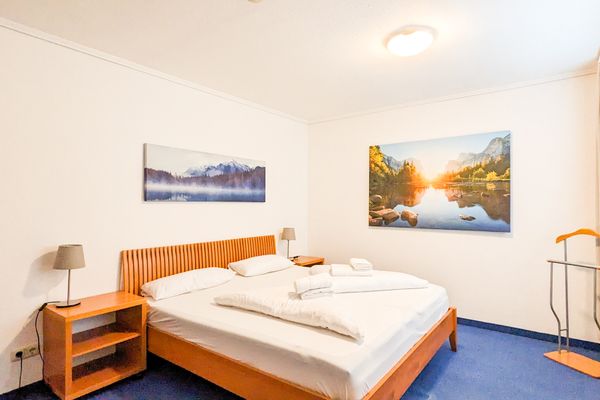  Ferienwohnung Krahnke Ferienwohnungen in Füssen - Schlafzimmer