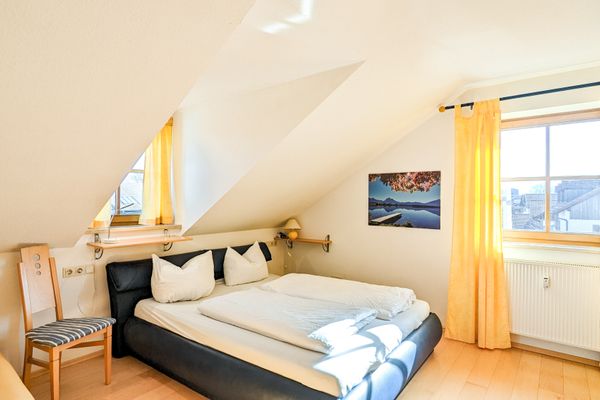  Ferienwohnung Schmölzer Ferienwohnungen in Roßhaupten - Schlafzimmer