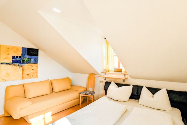  Ferienwohnung Schmölzer Ferienwohnungen in Roßhaupten - Schlafzimmer