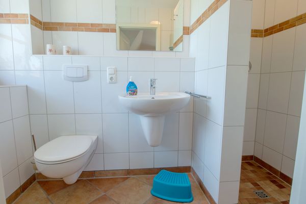  Mine Heimat Weg 11  Haus Seewolf Zingst - Badezimmer