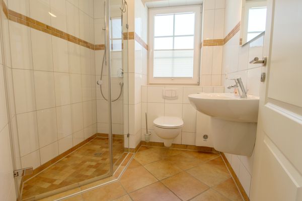  Mine Heimat Weg 11  Haus Seewolf Zingst - Badezimmer