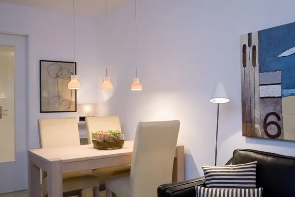 Esstisch in der Ferienwohnung Aalto in Wittdün auf Amrum Amrumer Welle Ferienwohnung „Aalto"